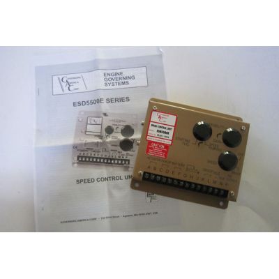 6端子接直流24V（特殊訂貨12V）電源，可利用發(fā)動機(jī)的控制電瓶、起動電瓶或采用其它穩(wěn)壓及非穩(wěn)壓電源供電，但要保證系統(tǒng)的峰值功耗和電壓波動范圍的要求。當(dāng)采用起動電瓶供電時，必須設(shè)置充電裝置以保證電瓶電量充足。在發(fā)動機(jī)起動時，電瓶短時間的輸出電壓跌落不會影響調(diào)速器正常工作。轉(zhuǎn)速控制器正電源端（6腳）通過電源開關(guān)（或停機(jī)開關(guān)）、必要時可加保險絲串連直接接至24V電瓶正極，即直接從電瓶正極取電。轉(zhuǎn)速控制器負(fù)電源端（5腳）必須從電瓶負(fù)極直接引線。如果電源負(fù)極需接地，則電源負(fù)極在電瓶負(fù)極端接大地，不能從控制器負(fù)極（